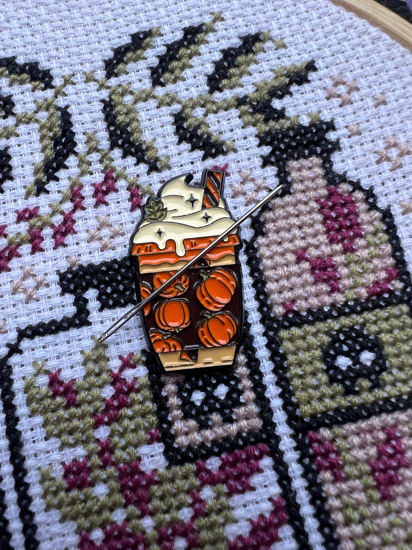 Pumpkin Latte magnetic needle minder