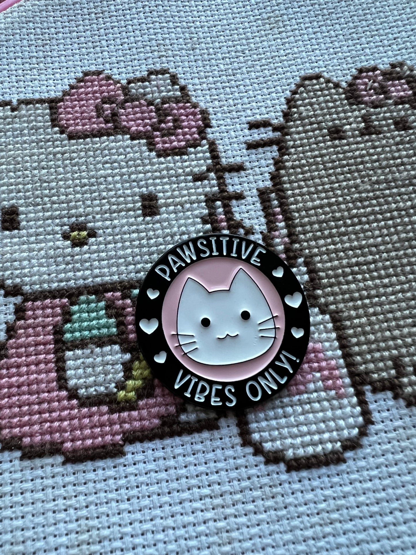 Cat Pawsitive Vibes magnetic needle minder