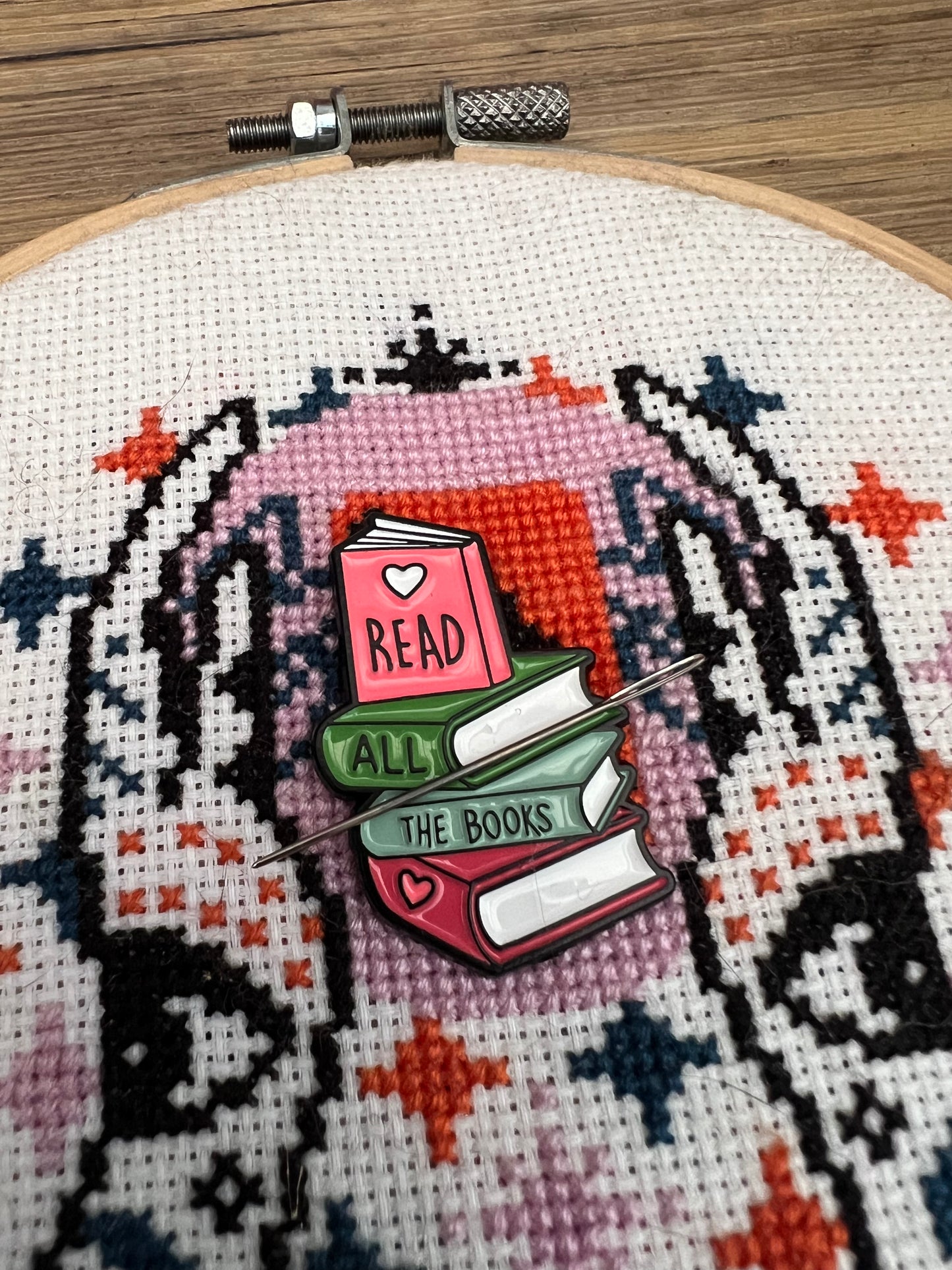 Read all the Books magnetic needle minder