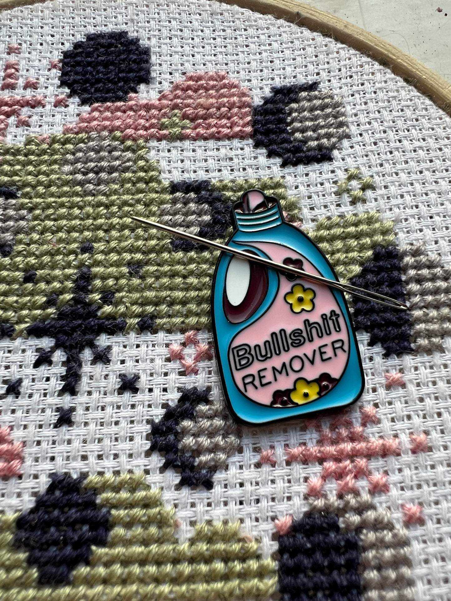 Bullsh*t Remover magnetic needle minder