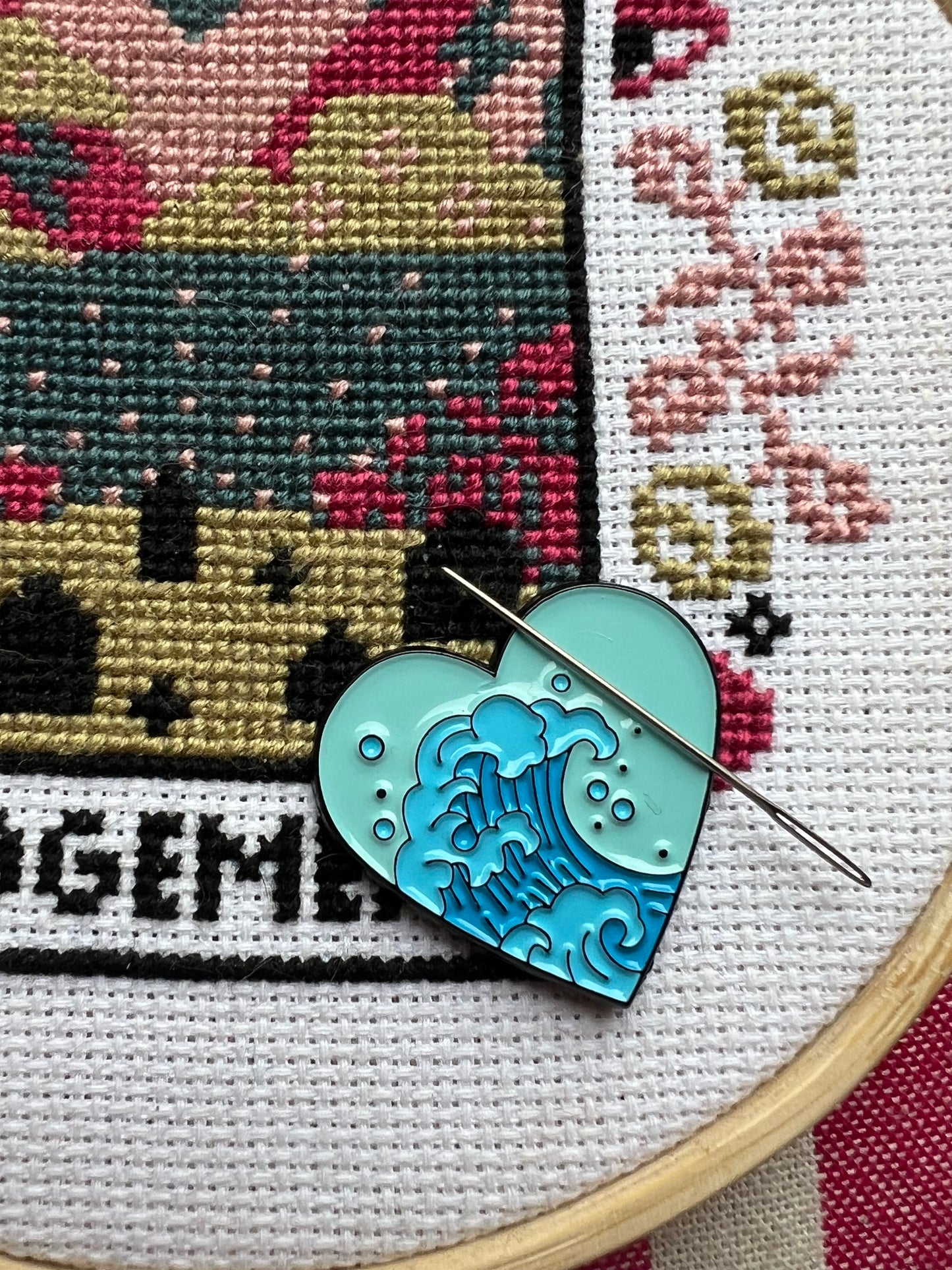 Wave magnetic needle minder