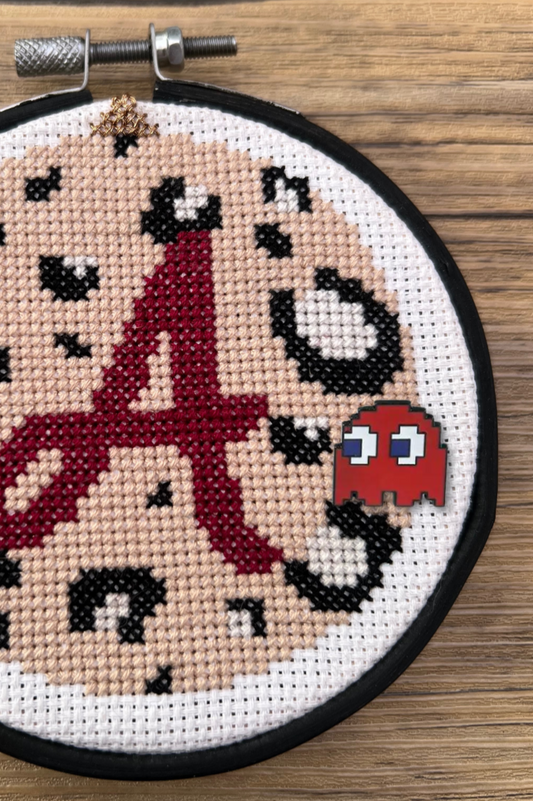 Pac-Man Red Ghost needle minder