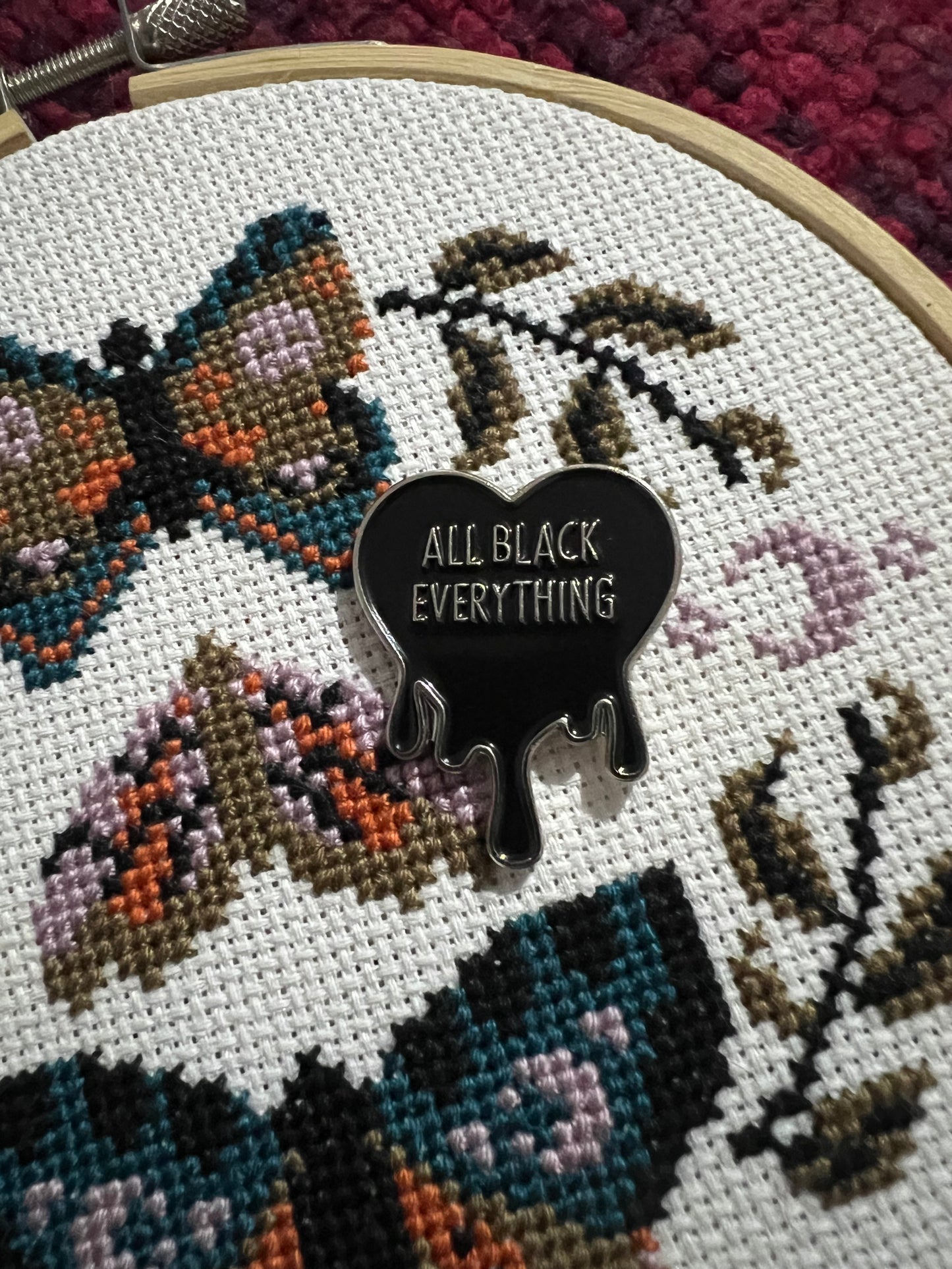 All Black Everything magnetic needle minder