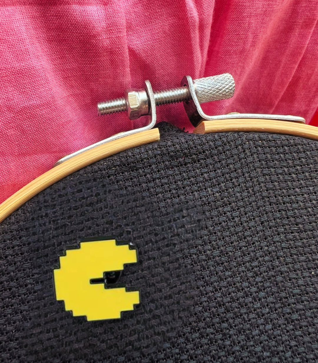 Pac-Man needle minder