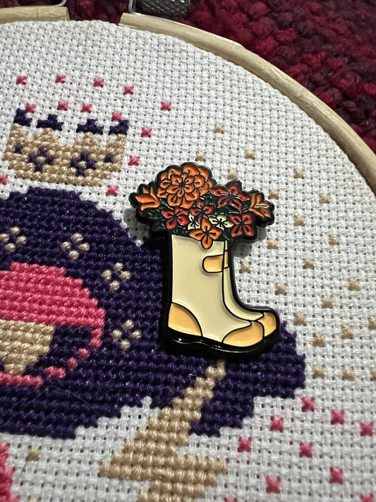 Wellies magnetic flower needle minder