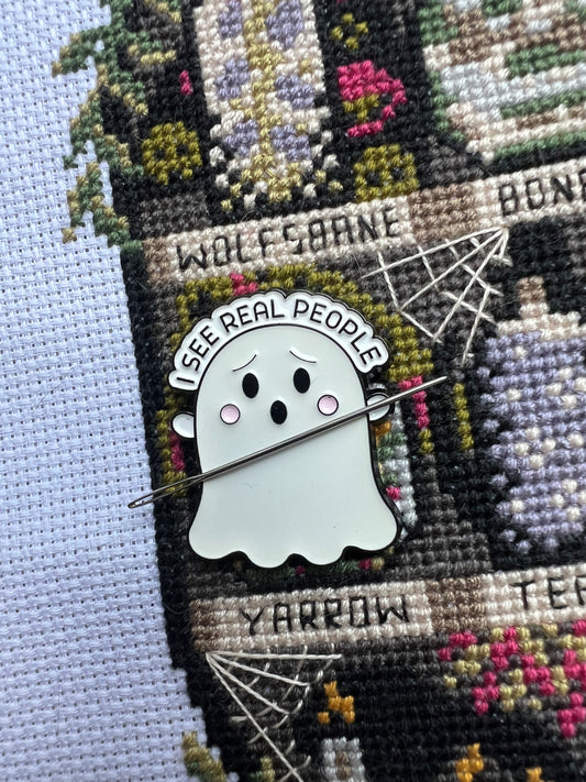I See Real People magnetic needle minder