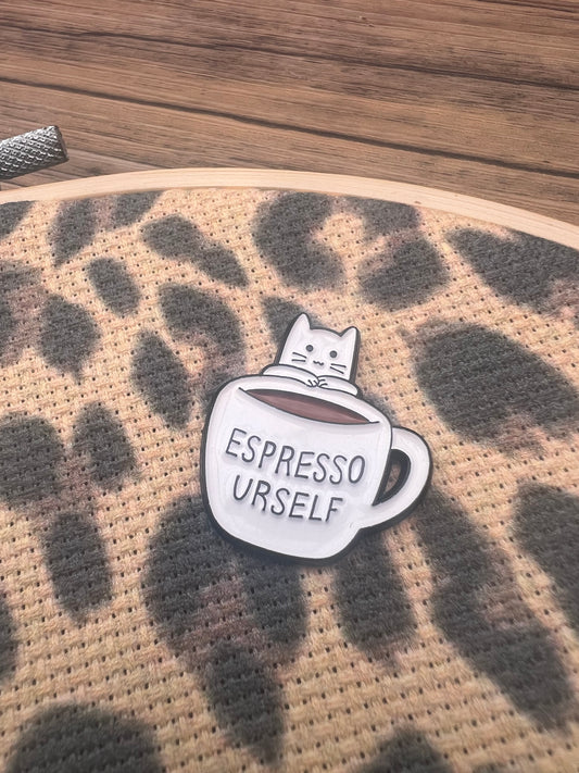 Espresso Urself magnetic cat needle minder