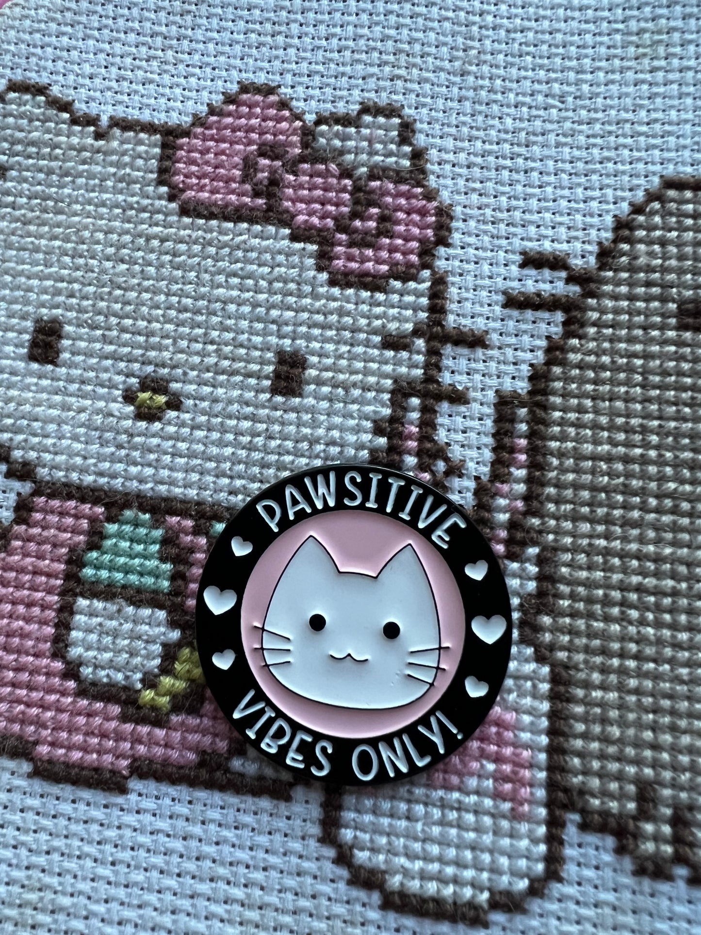 Cat Pawsitive Vibes magnetic needle minder