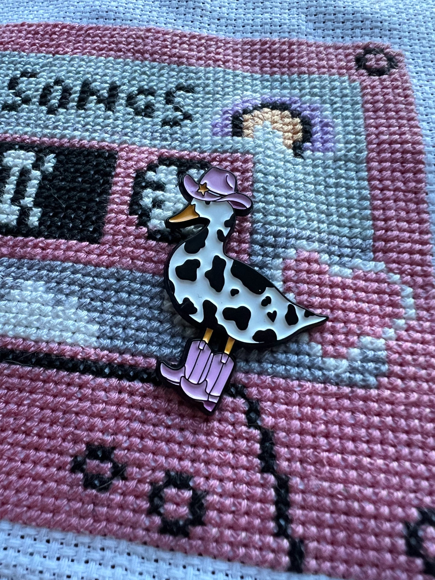 Cowboy goose magnetic needle minder