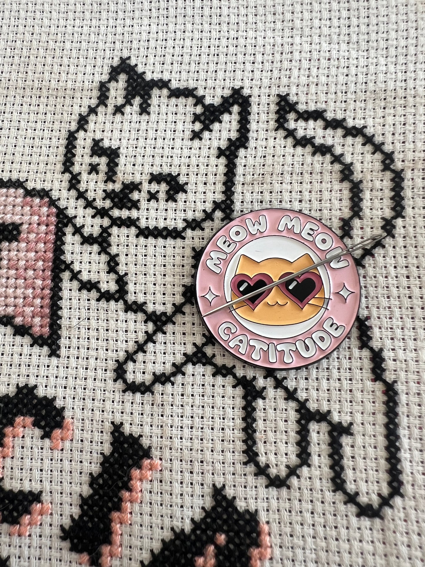 Catitude magnetic needle minder