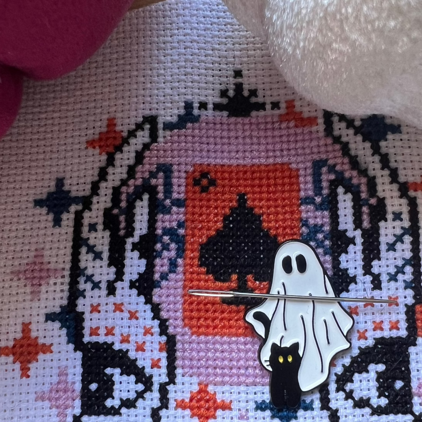 Ghost Cat 1 magnetic needle minder