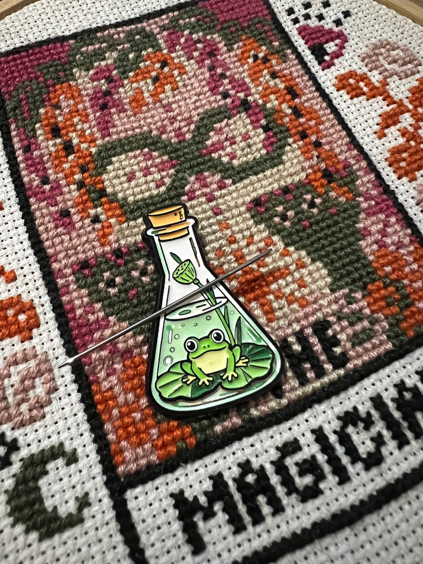Frog Potion magnetic needle minder
