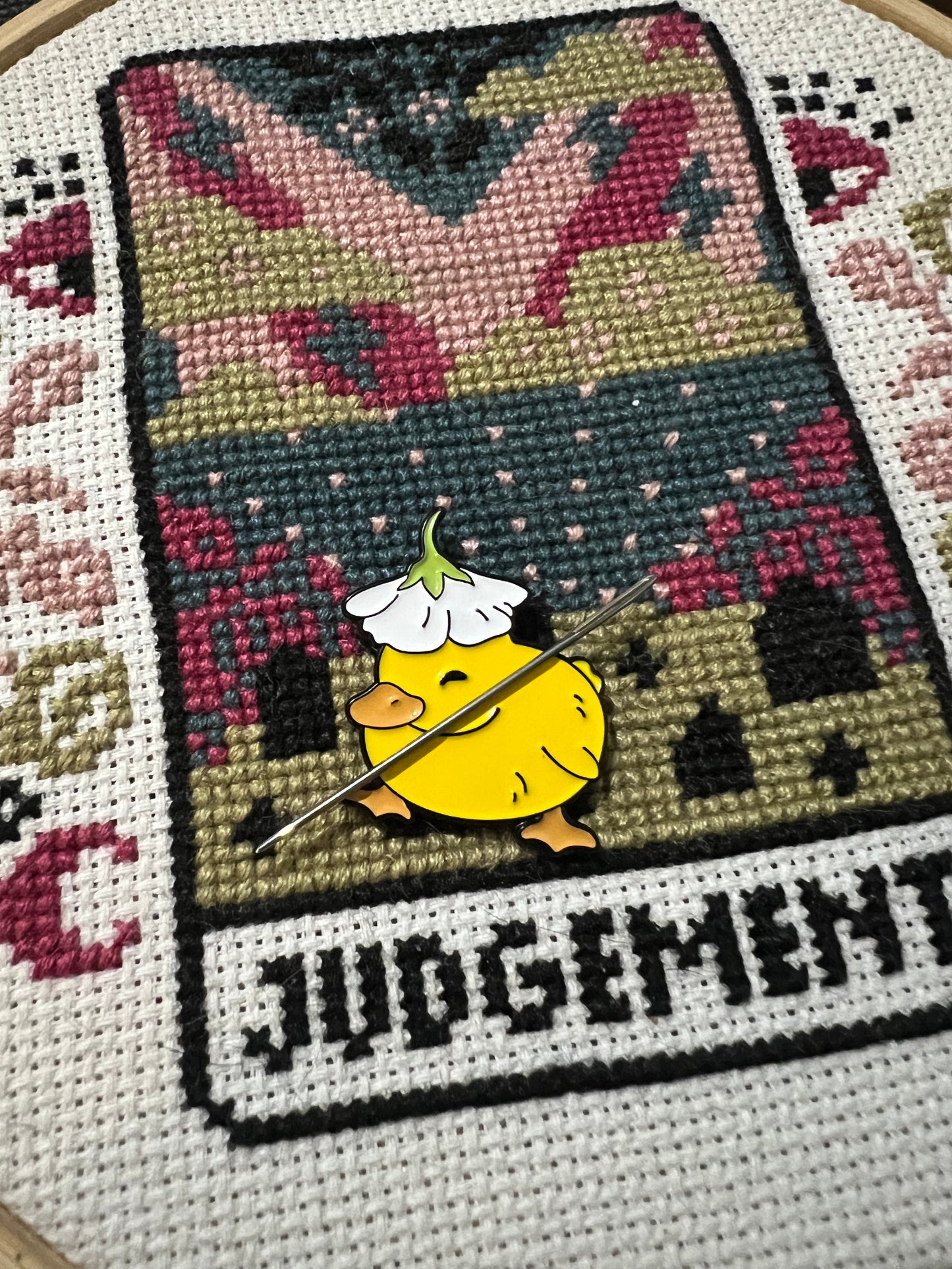 Flower Duck magnetic needle minder