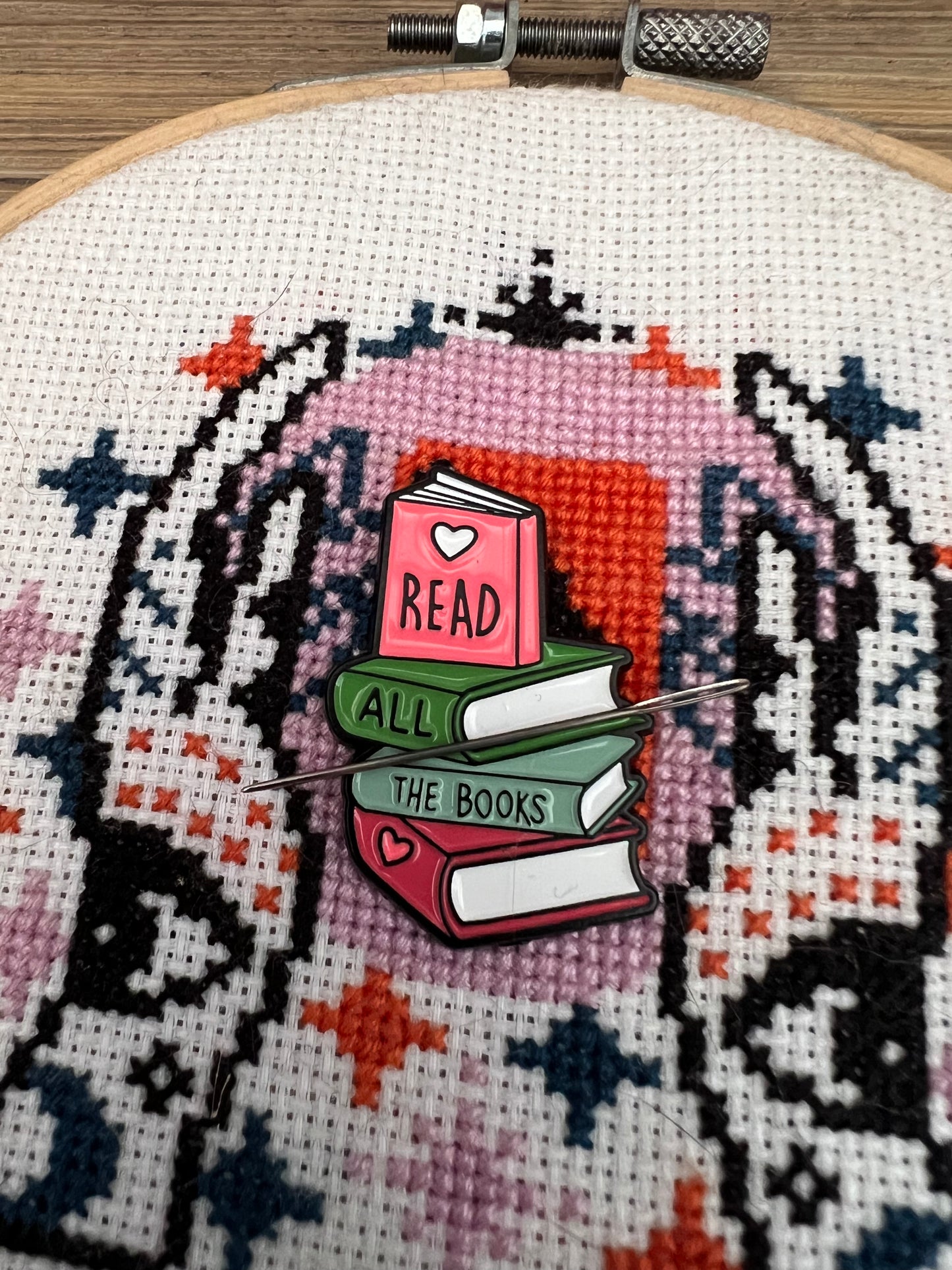 Read all the Books magnetic needle minder