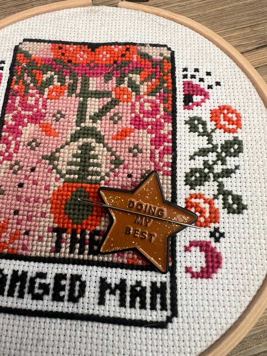 Doing My Best glitter magnetic needle minder