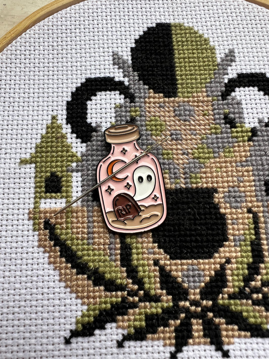 Potion Grave magnetic needle minder