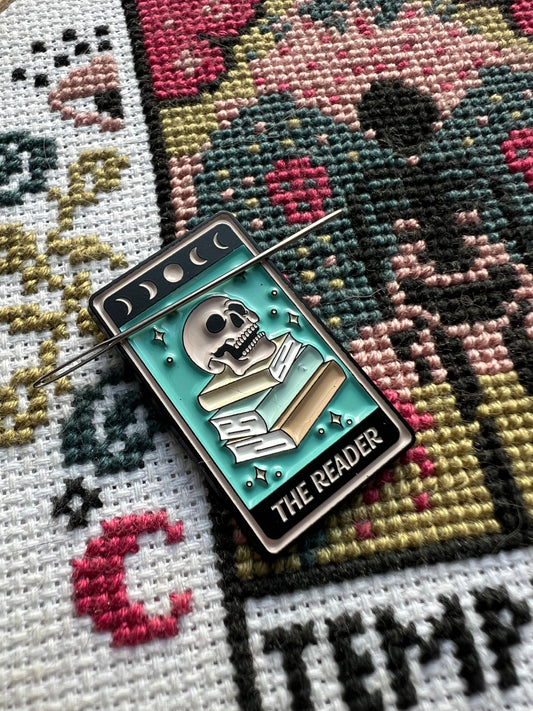 The Reader Tarot magnetic needle minder