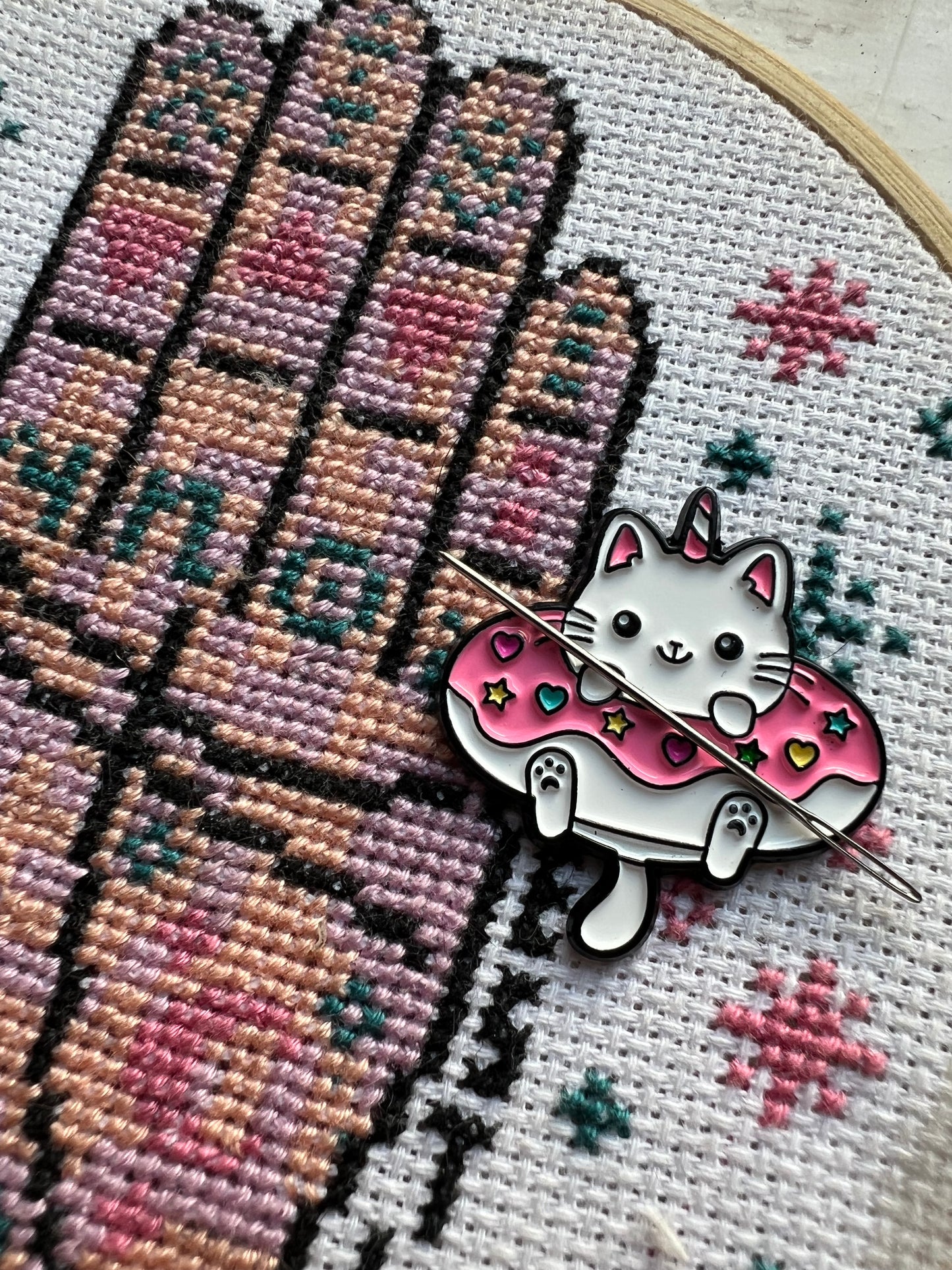 Unicorn Cat magnetic needle minder