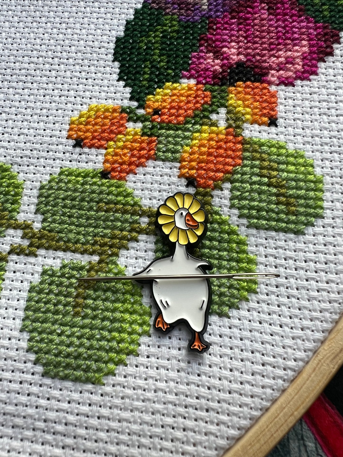 Goosey gander magnetic needle minder